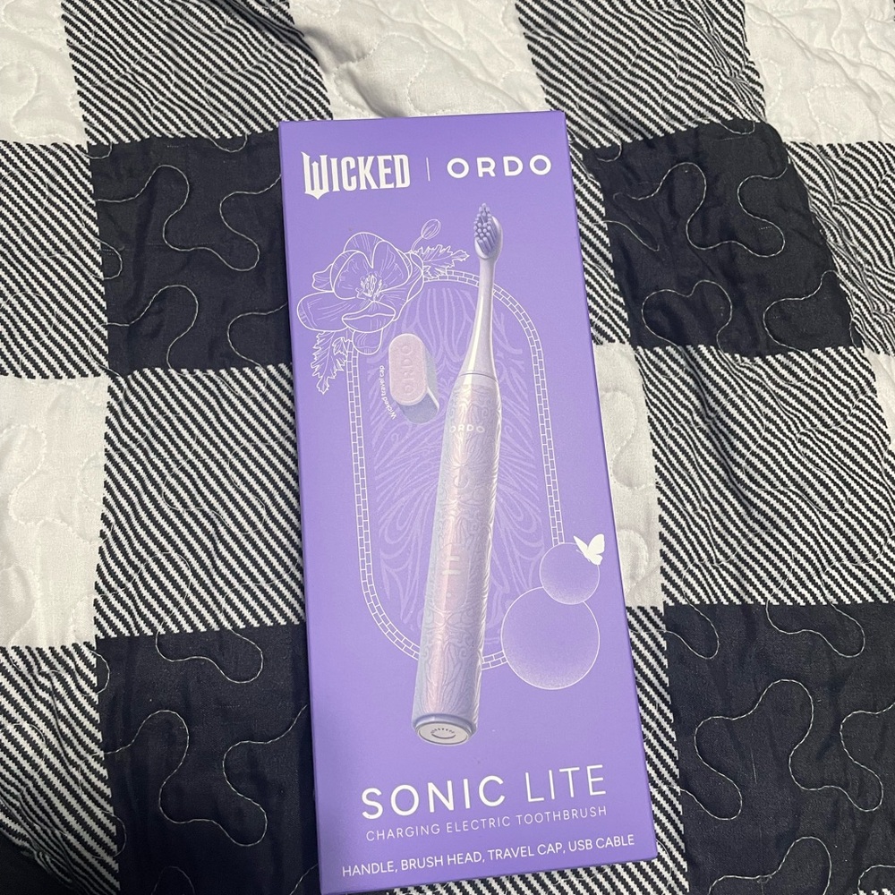 Ordo Sonic Lite Electric Toothbrush in Purple Glinda from Wicked
